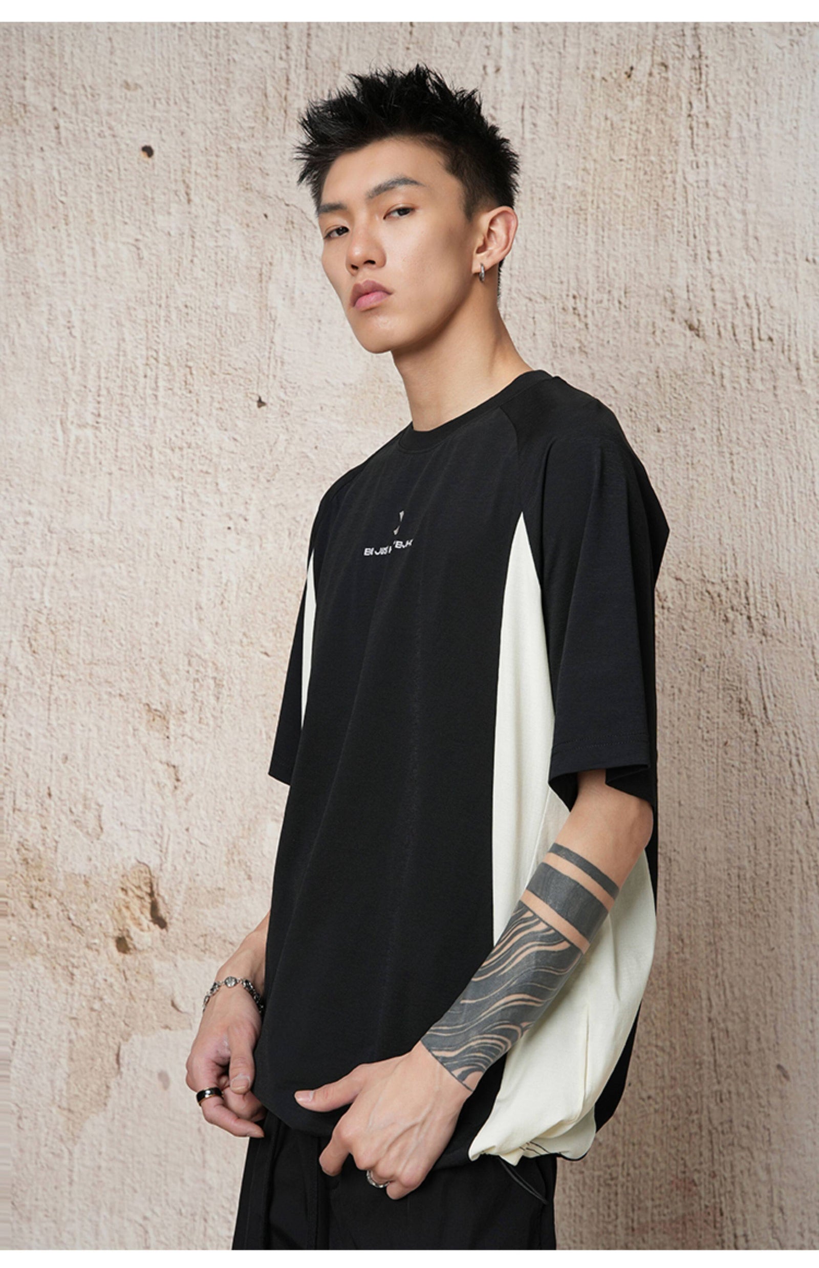 Lightweight Curve Contract T-Shirt